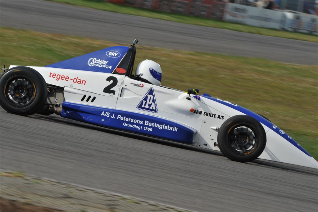 Mathias Weinreich Smith var flere gange i front ved sidste års Formel Ford-løb. Vil det denne gang lykkes ham at sejre?